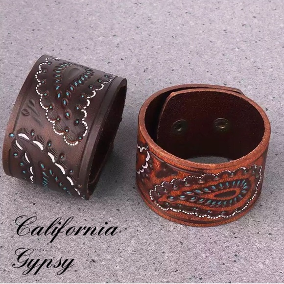 RESTOCKING🎉Tooled Painted Leather Boho Cuff - Picture 3 of 8